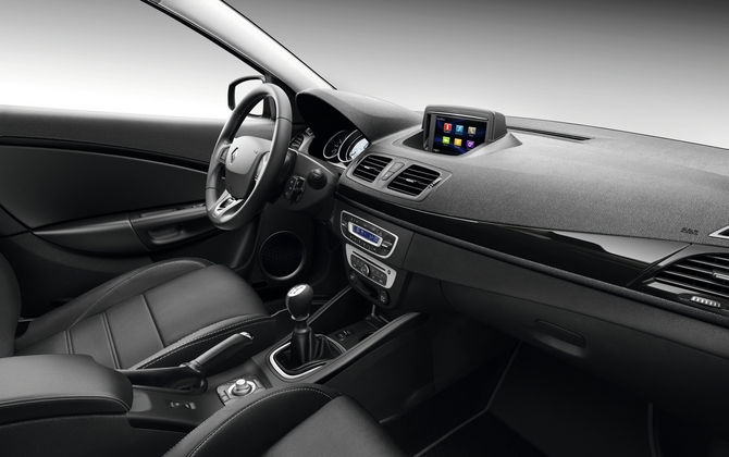 Variante passa a estar disponível com o sistema de infotainmente R-Link da Renault Variante passa a estar disponível com o sistema de infotainmente R-Link da Renault