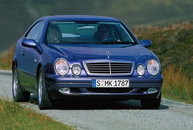 Mercedes-Benz CLK 200 Coupé AT Mercedes-Benz CLK 200 Coupé AT