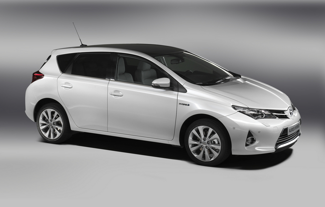 O Auris Hybrid venceu concorrentes europeus O Auris Hybrid venceu concorrentes europeus