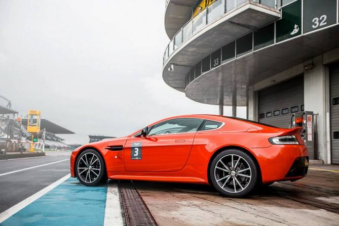 Aston Martin vai ter quatro carros de fábrica a competir na edição deste ano das 24 Horas de Nürburgring Aston Martin vai ter quatro carros de fábrica a competir na edição deste ano das 24 Horas de Nürburgring