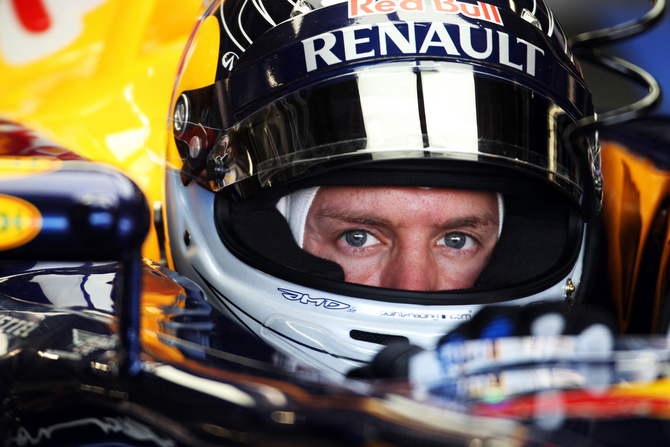 Vettel takes pole and closes on title Vettel takes pole and closes on title