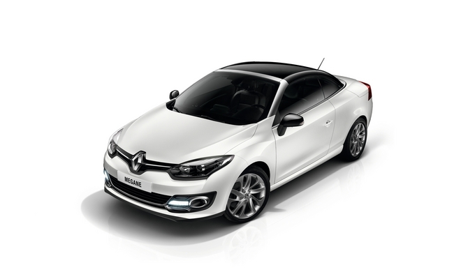 It also features a large sunroof It also features a large sunroof