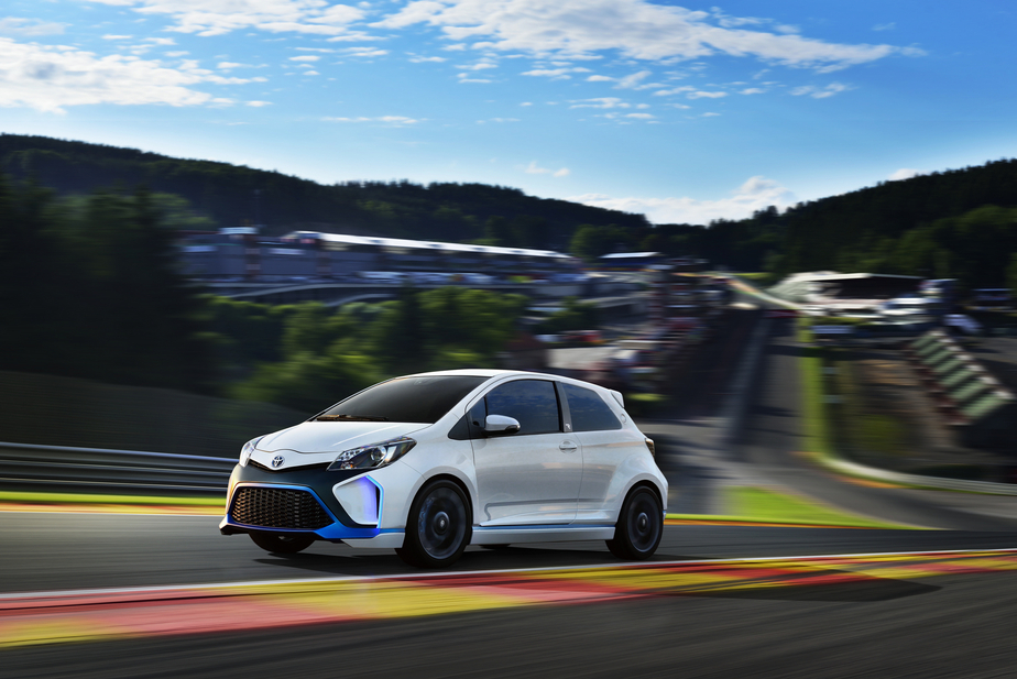 O pequeno carro a exibir-se na Eau Rouge