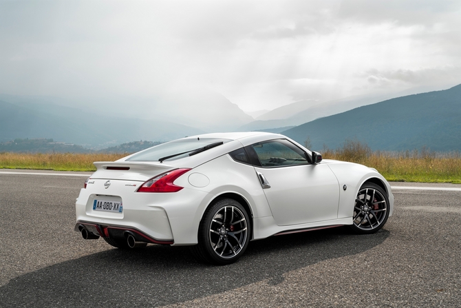 In the rear Nissan introduced a new bumper and a spoiler In the rear Nissan introduced a new bumper and a spoiler