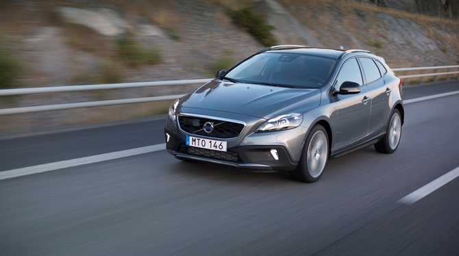 Volvo V40 Cross Country D2 Summum Volvo V40 Cross Country D2 Summum