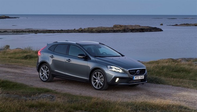 Volvo V40 Cross Country D2 Summum Geartronic Volvo V40 Cross Country D2 Summum Geartronic