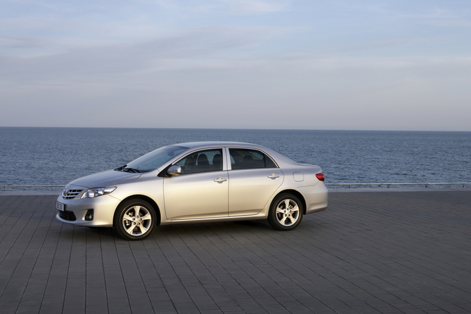 Toyota Corolla SD 1.33 VVT-i Exclusive Toyota Corolla SD 1.33 VVT-i Exclusive