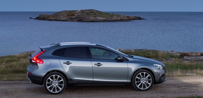 Volvo V40 Cross Country D3 Kinetic Geartronic Volvo V40 Cross Country D3 Kinetic Geartronic