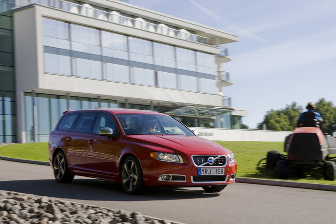 Volvo V70 T4 R-Design Volvo V70 T4 R-Design