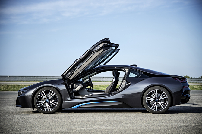 It has butterfly doors that open up and out It has butterfly doors that open up and out