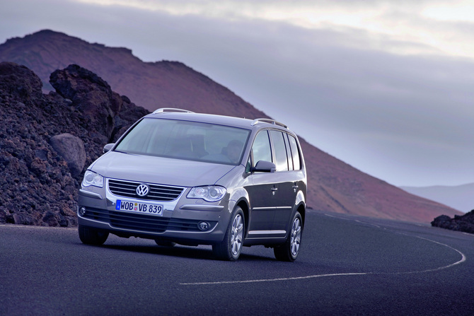 Volkswagen Touran 2.0I TDI 140cv DPF Highline 7L. Volkswagen Touran 2.0I TDI 140cv DPF Highline 7L.