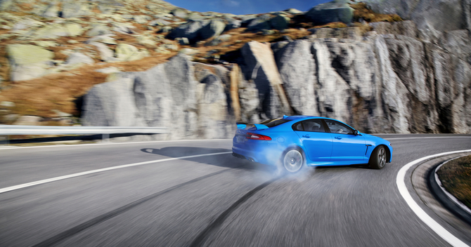 100km/h comes up in 4.6 seconds 100km/h comes up in 4.6 seconds