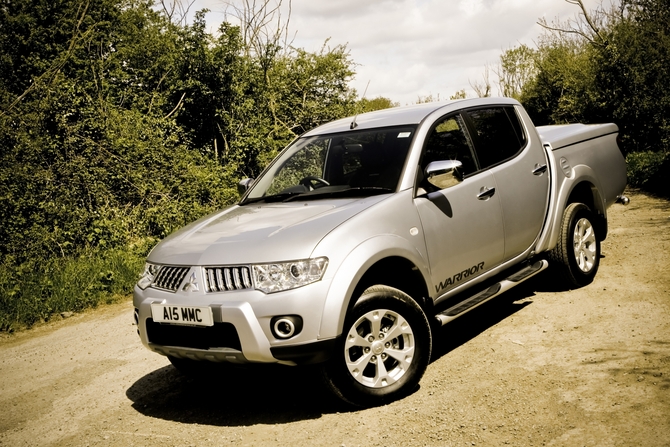 Mitsubishi L200 2.5 DI-D DbleCab Warrior Long Mitsubishi L200 2.5 DI-D DbleCab Warrior Long