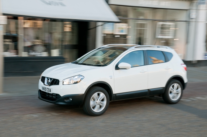 Nissan Qashqai 2.0dCi 4x4 Tekna Sport AT Nissan Qashqai 2.0dCi 4x4 Tekna Sport AT
