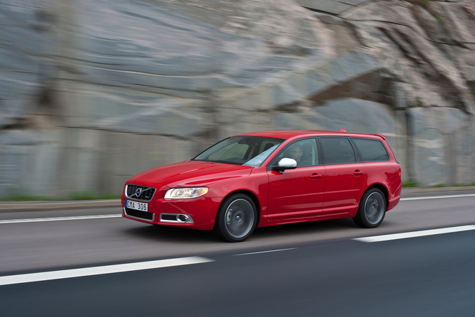 Volvo V70 T6 R-Design AWD Geartronic Volvo V70 T6 R-Design AWD Geartronic