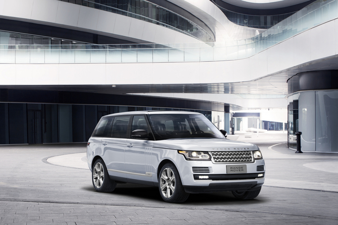 Land Rover Range Rover 4.4 SDV8 Autobiography LWB Land Rover Range Rover 4.4 SDV8 Autobiography LWB