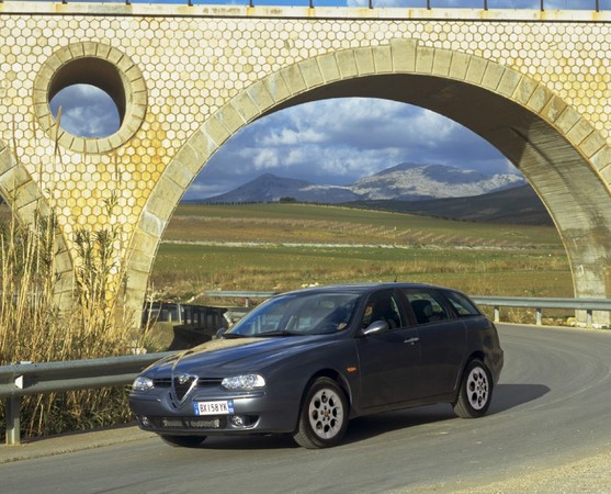 Alfa Romeo 156 2.0 JTS Sportwagon Distinctive Alfa Romeo 156 2.0 JTS Sportwagon Distinctive