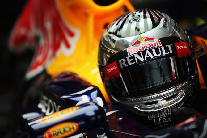 Vettel bateu no final da sessão o tempo de Hamilton por 0,851s Vettel bateu no final da sessão o tempo de Hamilton por 0,851s