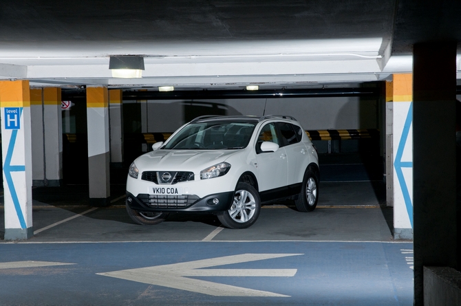 Nissan Qashqai 2.0dCi 4x4 Visia AT Nissan Qashqai 2.0dCi 4x4 Visia AT
