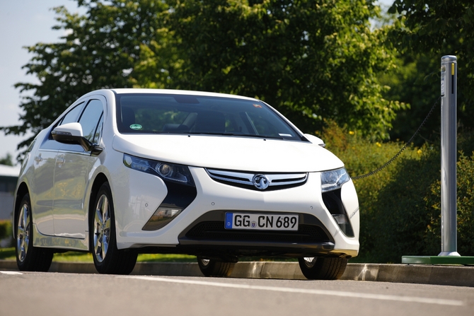 Vauxhall Ampera Hatchback 16kWh Electron 5dr Vauxhall Ampera Hatchback 16kWh Electron 5dr