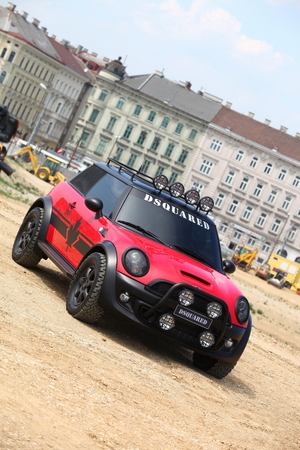 MINI (BMW) MINI Life Ball DSQUARED MINI (BMW) MINI Life Ball DSQUARED