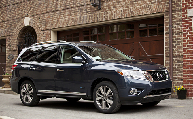 Nissan Pathfinder 4 Nissan Pathfinder 4