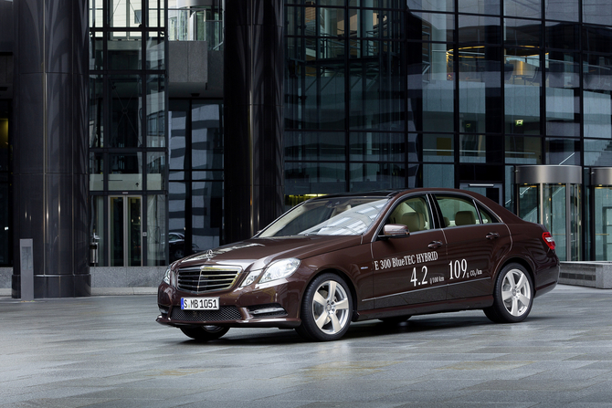 Mercedes-Benz Creates Range of Hybrid E-Classes Mercedes-Benz Creates Range of Hybrid E-Classes