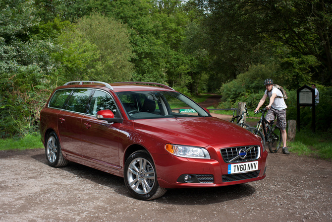 Volvo V70 T4F Momentum Powershift Geartronic Volvo V70 T4F Momentum Powershift Geartronic
