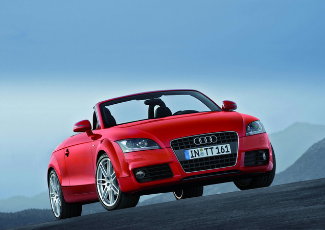 Audi TT Roadster 2.0 TFSI S tronic Audi TT Roadster 2.0 TFSI S tronic