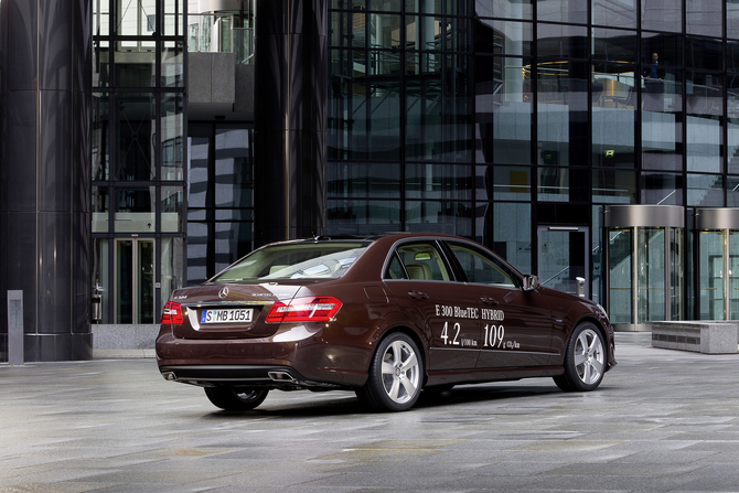 Mercedes-Benz Creates Range of Hybrid E-Classes Mercedes-Benz Creates Range of Hybrid E-Classes