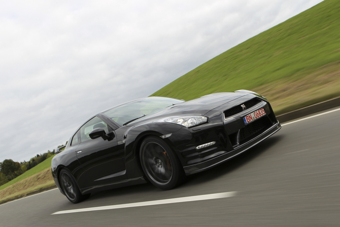 2013 Nissan GT-R Gets Power Boost, Better Suspension and Optional Ceramic Brakes 2013 Nissan GT-R Gets Power Boost, Better Suspension and Optional Ceramic Brakes