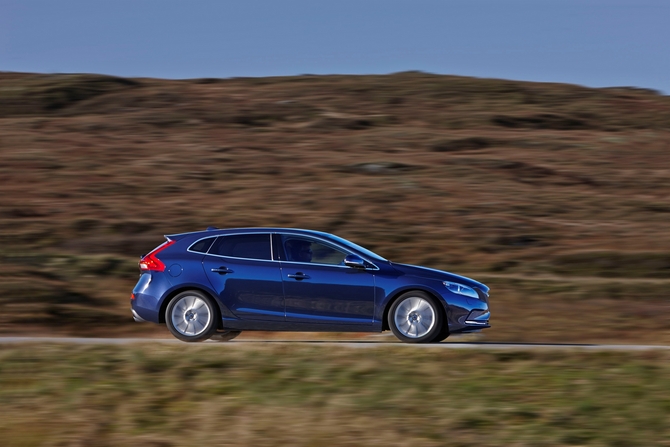 Volvo V40 D2 Momentum Geartronic Volvo V40 D2 Momentum Geartronic