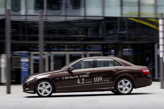 Mercedes-Benz Creates Range of Hybrid E-Classes Mercedes-Benz Creates Range of Hybrid E-Classes