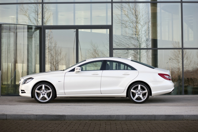 Mercedes-Benz CLS 350 BlueEfficiency Sport Mercedes-Benz CLS 350 BlueEfficiency Sport