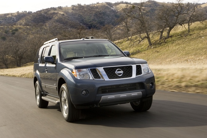 Nissan Pathfinder Silver Edition 4X4 Nissan Pathfinder Silver Edition 4X4