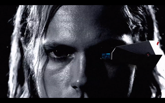 The eyepiece projects information into the left eye The eyepiece projects information into the left eye