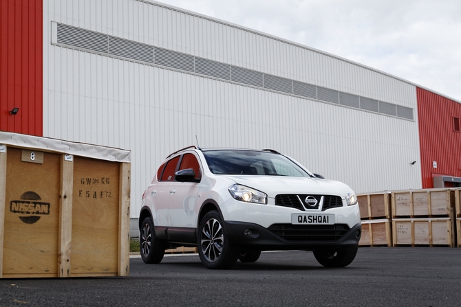 The Qashqai 360 adds Nissan's Around View Monitor to the car The Qashqai 360 adds Nissan's Around View Monitor to the car