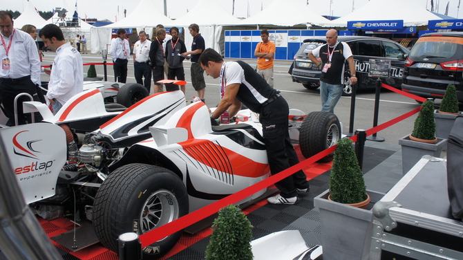 F1 3 seater at the WTCC Porto 2011 F1 3 seater at the WTCC Porto 2011