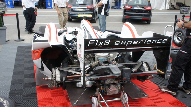 F1 3 seater at the WTCC Porto 2011 F1 3 seater at the WTCC Porto 2011