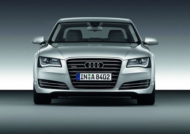 Audi A8 4.2 FSI quattro Audi A8 4.2 FSI quattro