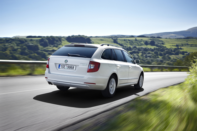 Skoda Superb Break 1.6I TDI CR 105hp Comfort Greenline Skoda Superb Break 1.6I TDI CR 105hp Comfort Greenline