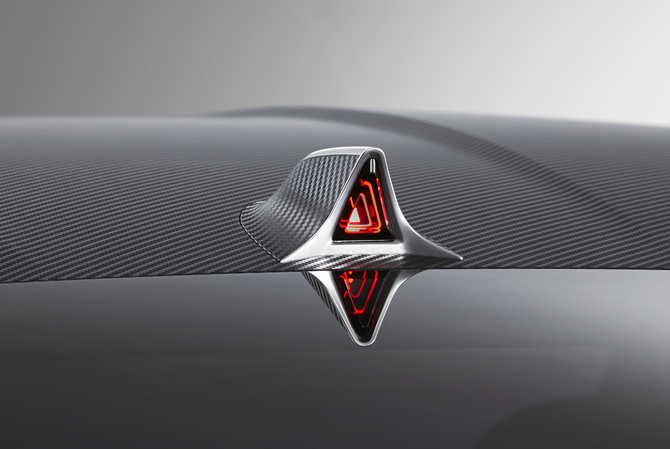 The top-mounted radio antenna/brake light is quite cool The top-mounted radio antenna/brake light is quite cool