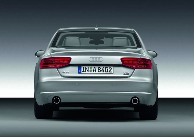 Audi A8 4.2 FSI quattro Audi A8 4.2 FSI quattro