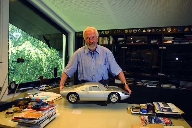 Ferdinand Alexander Porsche é considerado o pai do modelo 911 Ferdinand Alexander Porsche é considerado o pai do modelo 911
