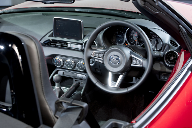 Mazda MX-5 2.3 SKYACTIV-G Mazda MX-5 2.3 SKYACTIV-G