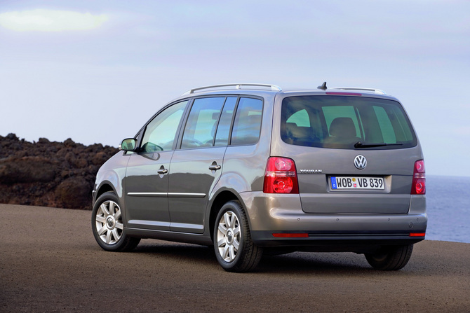 Volkswagen Touran 2.0I TDI 170cv DPF Highline 5L. Volkswagen Touran 2.0I TDI 170cv DPF Highline 5L.