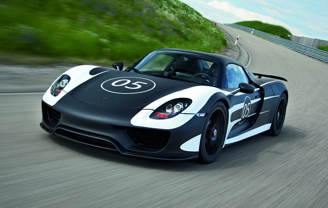 Der 918 Spyder ist ab September im Handel Der 918 Spyder ist ab September im Handel