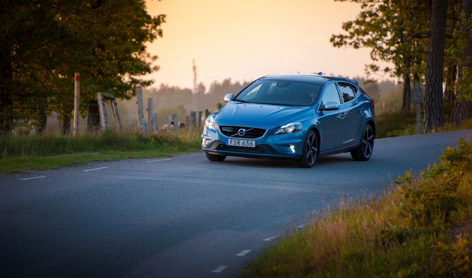 Volvo V40 T2 R-Design Geartronic Volvo V40 T2 R-Design Geartronic