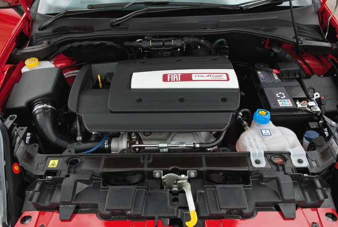 The engine options are the 900cc Twinair Turbo, 1.4l Multijet and 1.3l diesel The engine options are the 900cc Twinair Turbo, 1.4l Multijet and 1.3l diesel