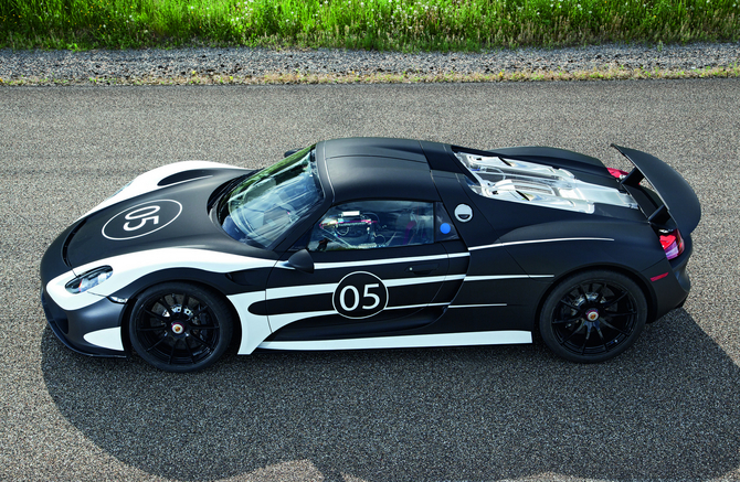 Das Modell folgt dem Trend des LaFerrari und McLaren P1 Das Modell folgt dem Trend des LaFerrari und McLaren P1